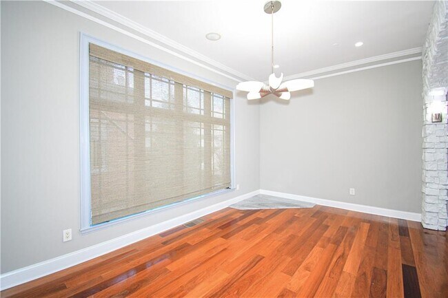 Building Photo - 4 Prichard Way NE