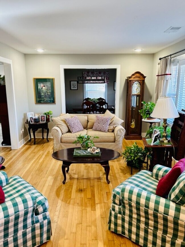 Building Photo - Great Location - Three Bedroom - Two and a half Bath Home