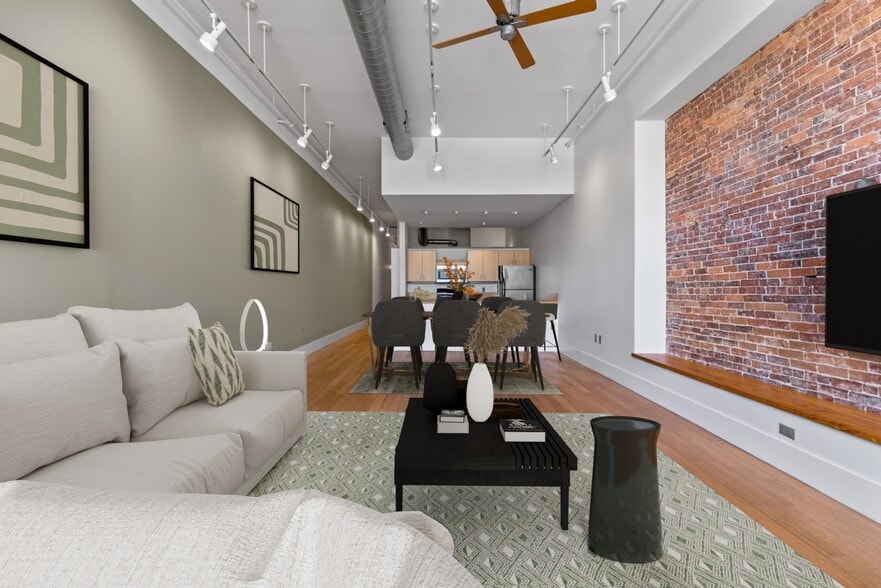 Loft style unit - 15 Brown St