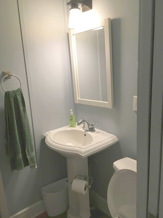 Half Bath - 333 Whitaker St