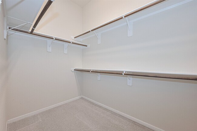 Building Photo - 5327 Silver Ledge Dr