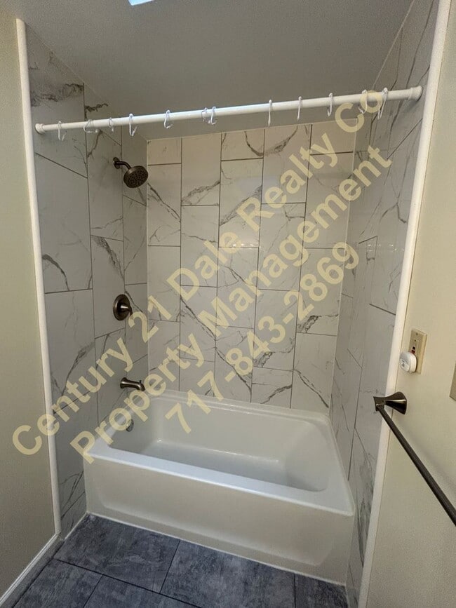 Building Photo - Beautiful 2 Bedroom Condo in West York Schools with a Large 2 Car Garage