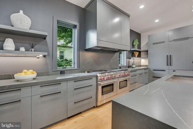 Building Photo - 1452 Buena Vista Ave