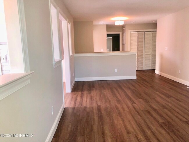 Building Photo - 112 Central Ave