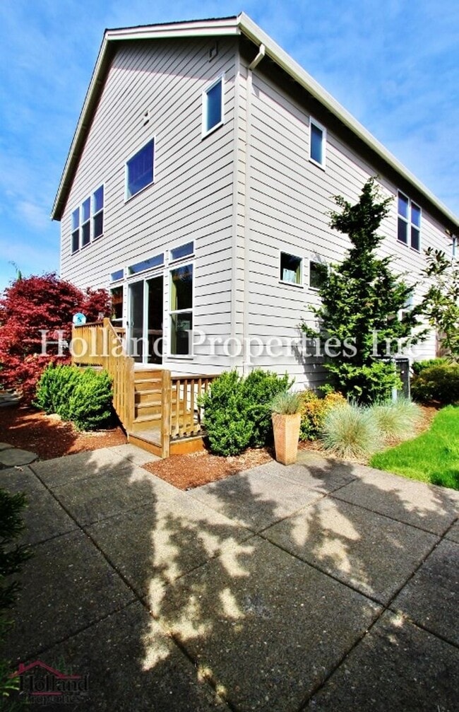 Building Photo - 5502 NE Lagos Ct