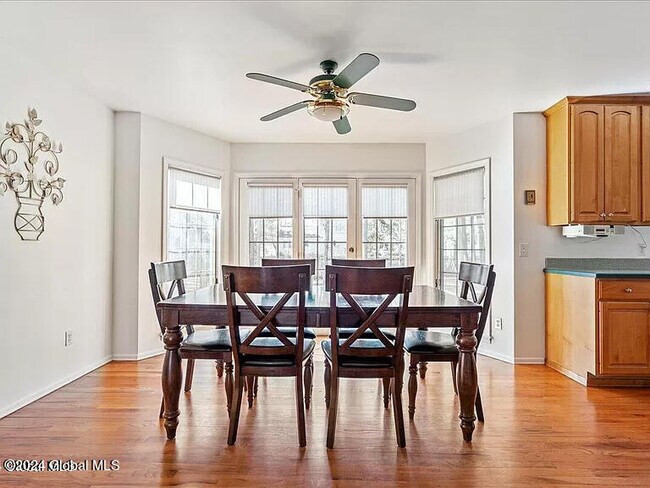 Building Photo - 633 Salvia Ln