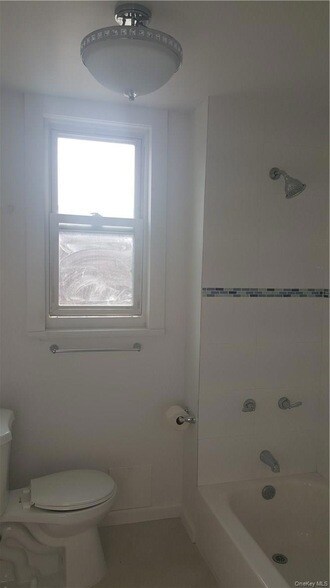 Building Photo - 14-16 Horton Avenue Unit 1st Floor