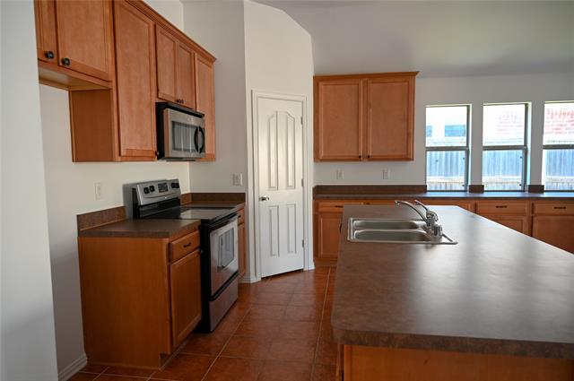 Building Photo - 2204 Rockport Dr