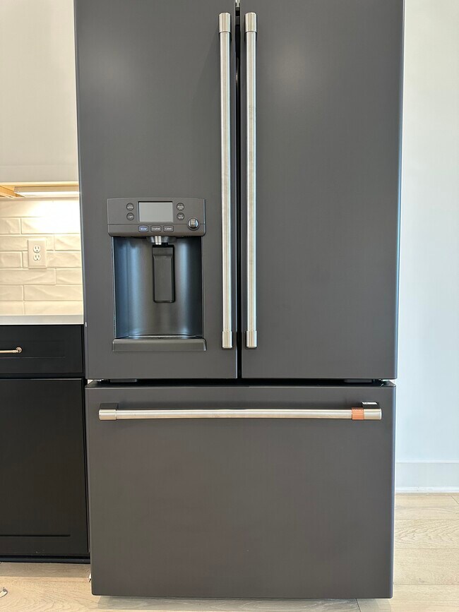 Building Photo - 704 Inspiration Blvd