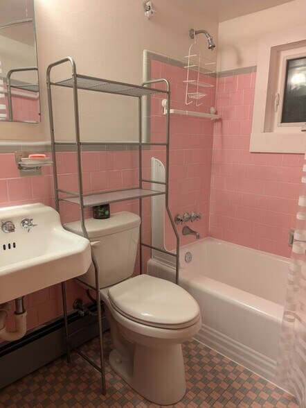 Building Photo - 325 Fulford Ave