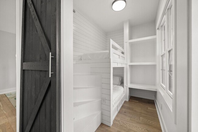 Building Photo - 119 Acklen Park Dr