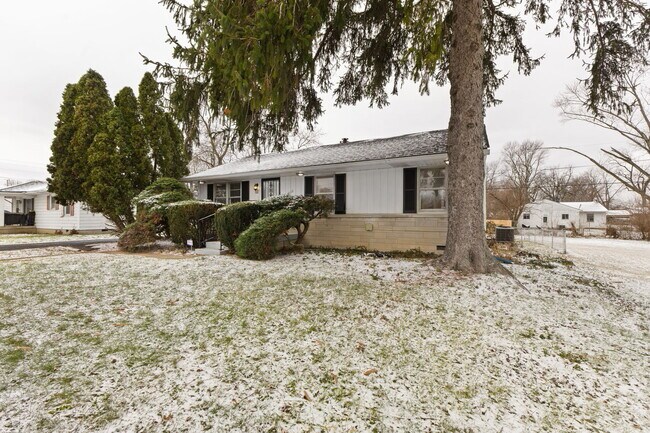 Building Photo - 3016 N Arlington Ave