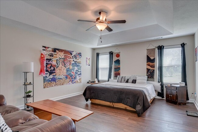 Building Photo - 4 bed, 2.5 bath home on corner lot with 2 car garage and fenced in back yard