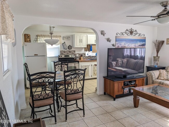 Building Photo - 231 5th Way