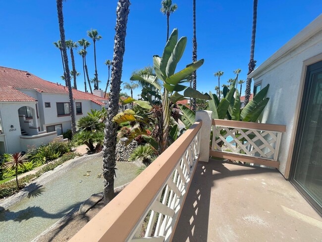 Building Photo - Stylish 3-Bedroom Retreat in the Highly De...