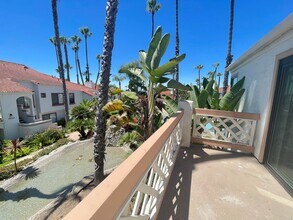 Building Photo - Stylish 3-Bedroom Retreat in the Highly De...