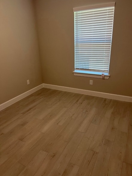 Building Photo - 3336 Vine Ter Trce