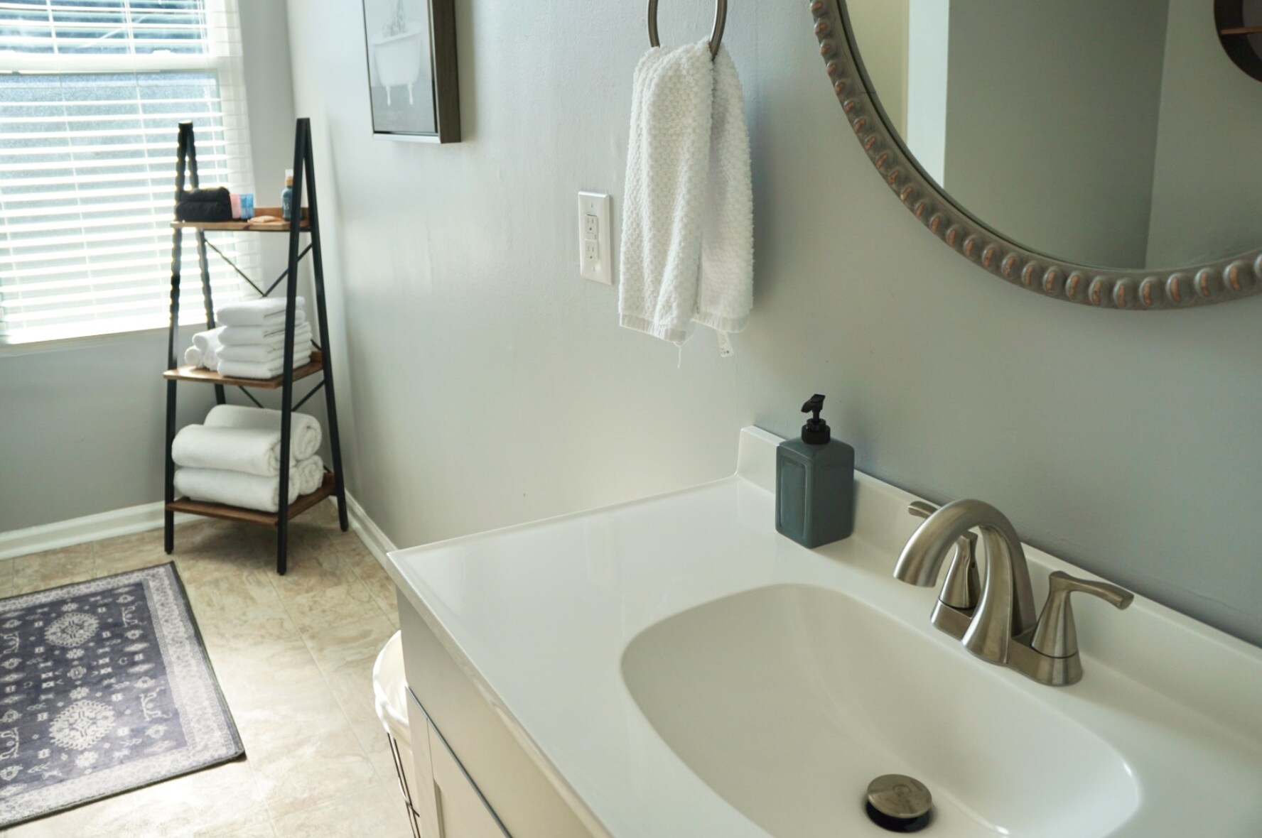 Building Photo - 912 E Spring St