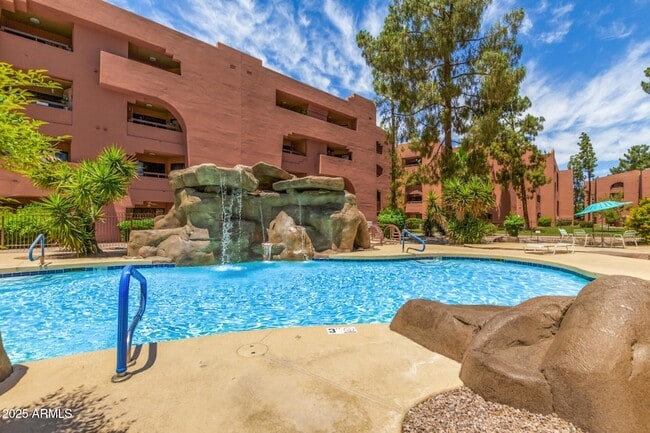 Building Photo - 4303 E Cactus Rd