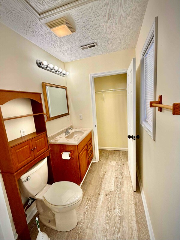 Building Photo - 73 Dan St