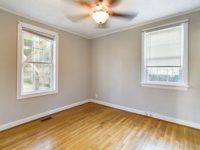 Building Photo - 2513 Libbie Ave