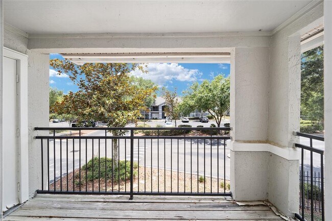 Building Photo - 3705 SW 27th St