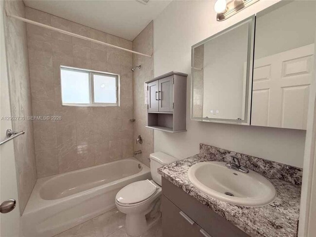 Building Photo - 3027 NW 23rd Ave