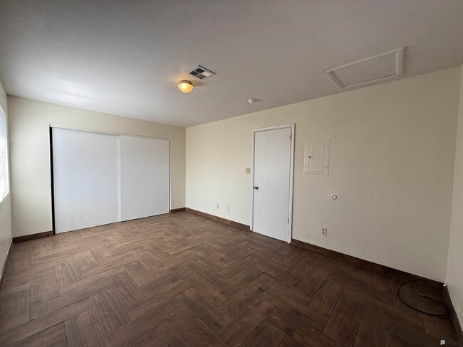 Building Photo - 255 E 23rd St