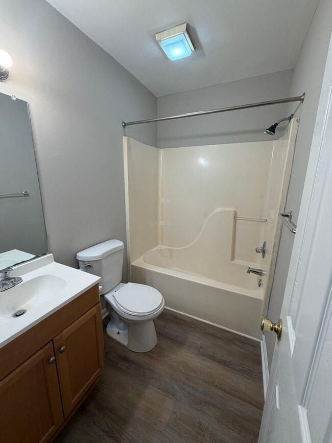 Building Photo - 1724 Carriage Cove Ln