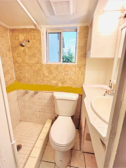 Building Photo - 15012 Lemoli Ave