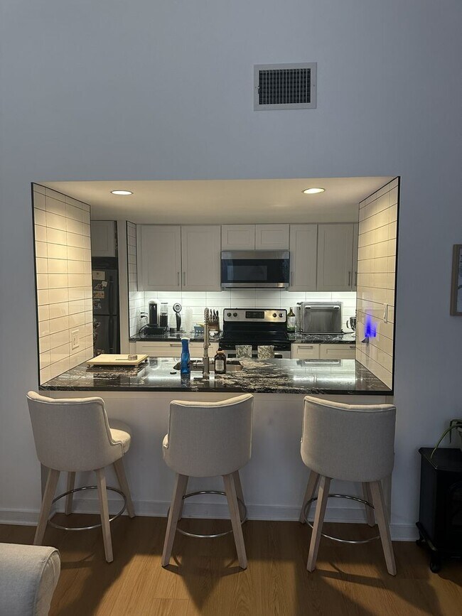 Building Photo - Welcome to Urban Elegance in the Heart of Historic Old City, Philadelphia
