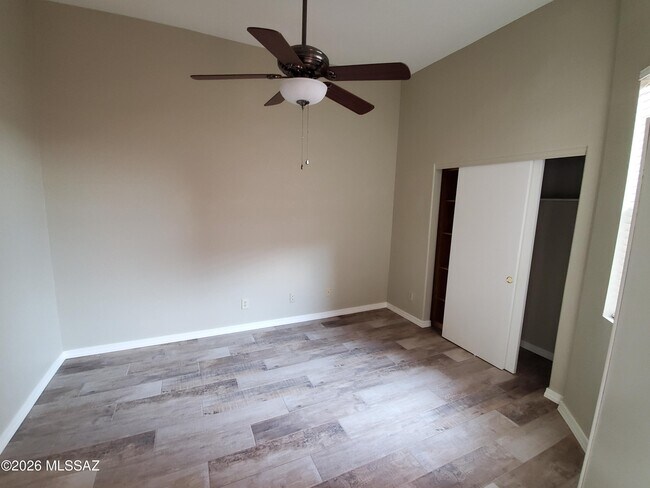 Building Photo - 10254 E Calle Cadiz