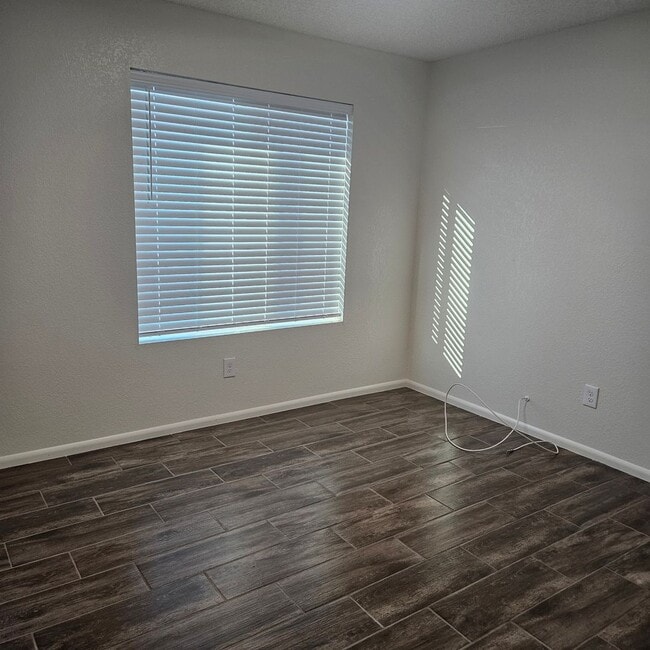 Building Photo - Remodeled 4 bedroom for Rent