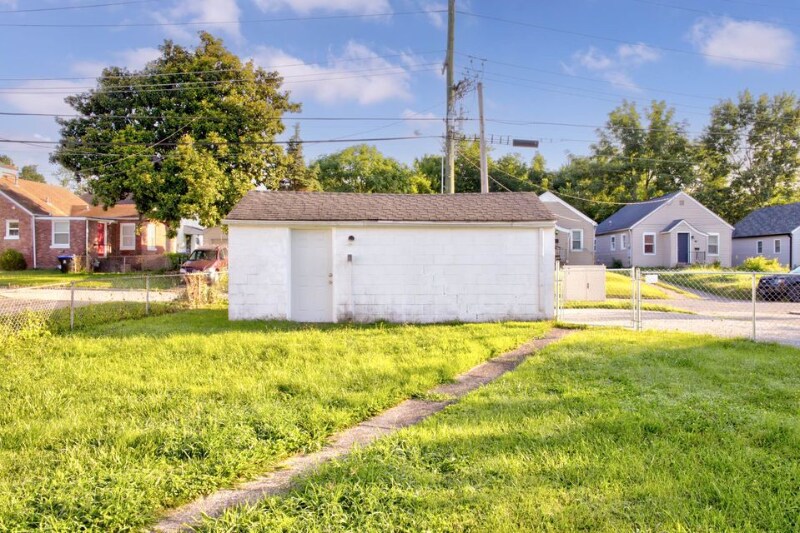 Building Photo - 115 Gillette Ave
