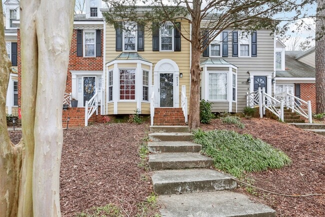 Building Photo - 4523 Hamptonshire Dr