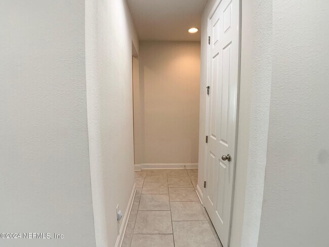 Building Photo - 1499 Tropical Pine Cove