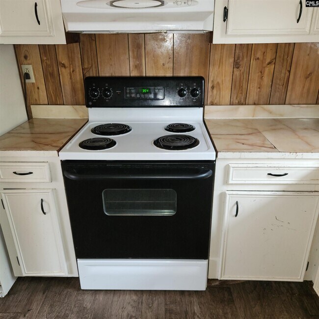 Building Photo - 713 Humphrey St