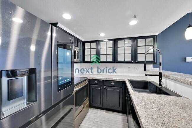 Building Photo - 3 BED & 3 BATH CONDO FOR RENT