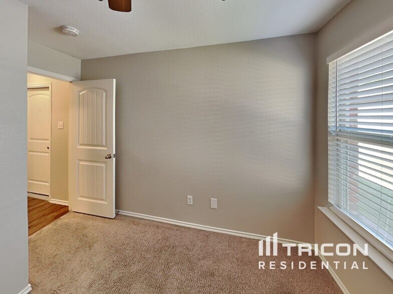 Building Photo - 3213 Emory Oak Way