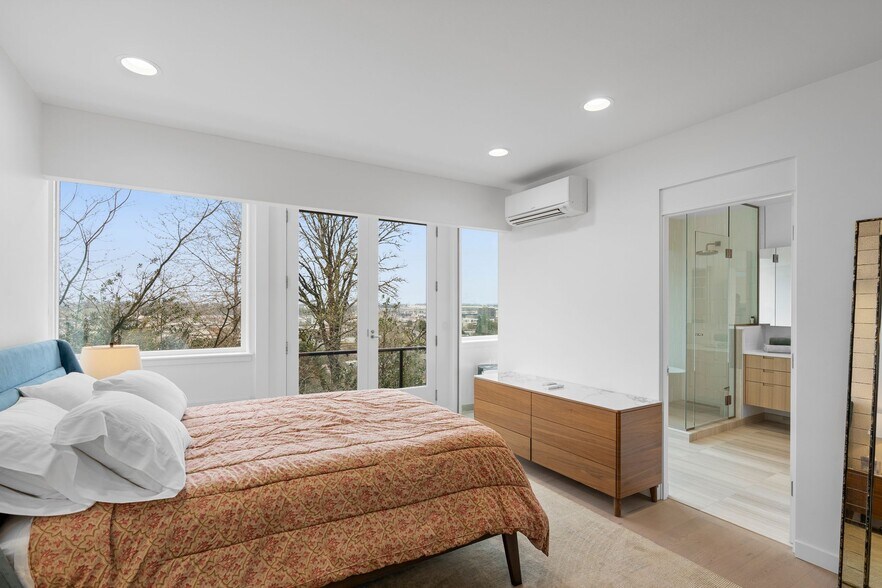 Building Photo - 2831 NW Cornell Rd