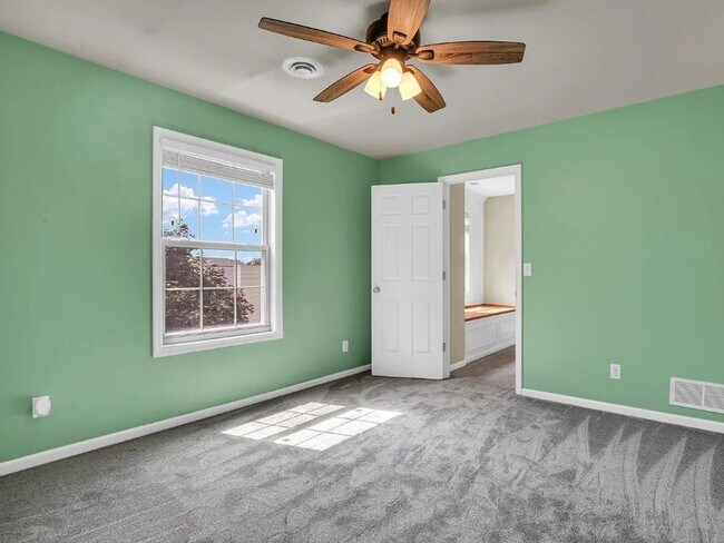 Building Photo - 709 Indigo Dr