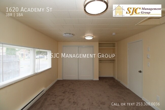 Building Photo - 1620 Academy St