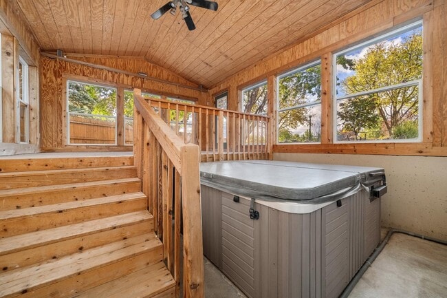 Building Photo - 2412 S Sheffield Cir