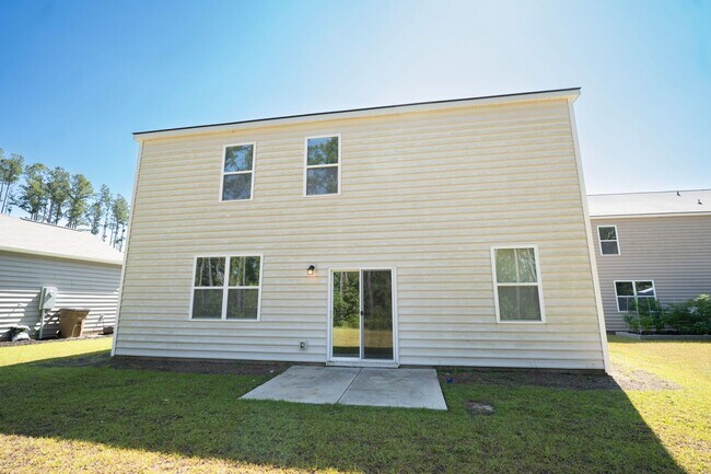 Building Photo - AVAILABLE NOW!