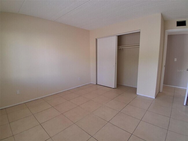 Building Photo - 3206 W Azeele St
