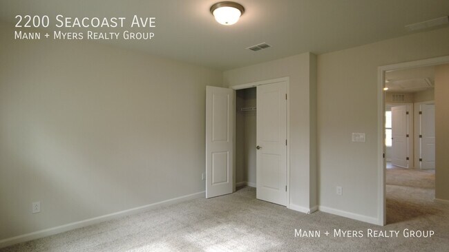 Building Photo - 2200 Seacoast Ave