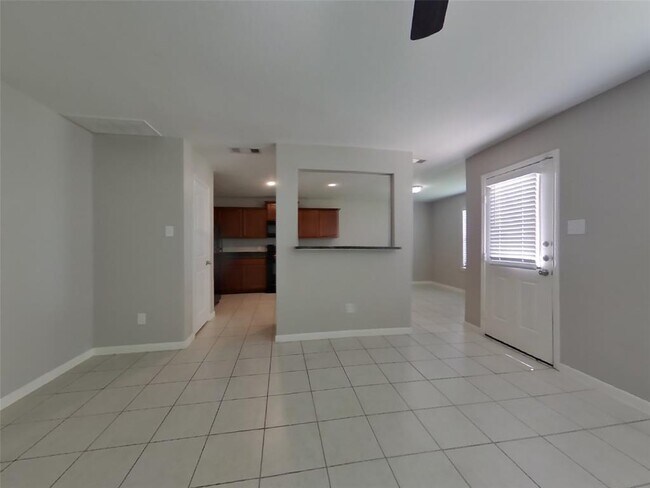 Building Photo - 652 Totem Trail Dr