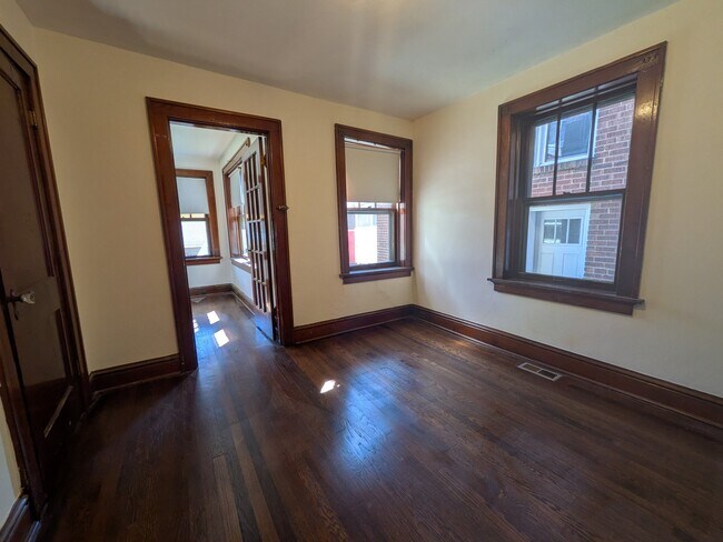 Building Photo - 5046 Miami St