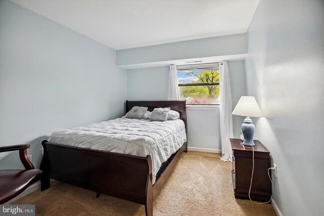 Building Photo - 21 Silverwood Cir