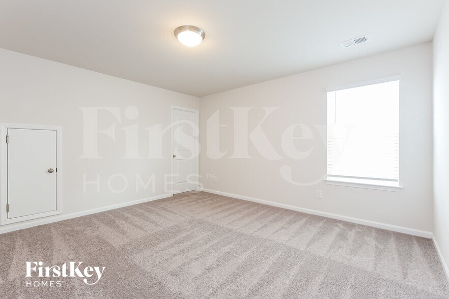 Building Photo - 619 Goldburn Wy